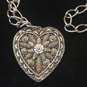 - Vintage Necklace Metal Heart & Chain